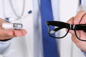 Óculos Lentes de Contato ou Cirurgia a Laser